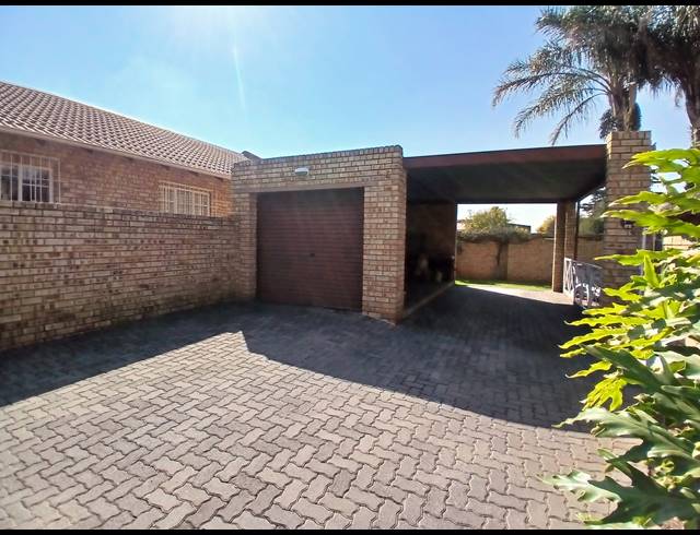 2 BEDROOM CLUSTER FOR SALE IN UNION
